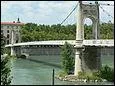 Comment s'appelle cet ouvrage suspendu sur le Rhône à Lyon de 198 m de 
longueur, construit en 1845 ?