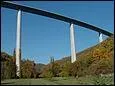Quel est ce viaduc de l'A 75 en ''poutres-caissons'' de 720 m de longueur dans 
l'Aveyron , construit en 2003 ?