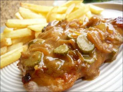 Quelle est l'appellation de cette préparation culinaire à base de cornichons ?