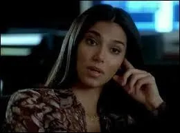 Cette femme, également agent au FBI, a eu une petite fille avec Carlos. Elle arrive tardivement dans la série. Qui est-ce ?