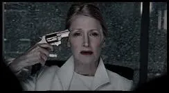 Qui joue le rôle d'Ava Paige ?