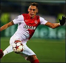 Selon la presse latino-américaine, lequel de ces joueurs est considéré comme le futur Cristiano Ronaldo ?