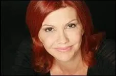 Qui joue la directrice ?