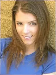 Comment s'appelle la meilleure amie de Bella ?