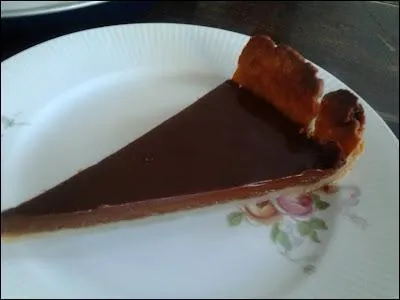 Quelle est cette tarte brillante comme un miroir ?