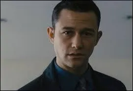 Qui prend la relève après que Bruce soit parti ?