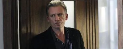 Qui est l'homme qu'Ana considère comme son père ?