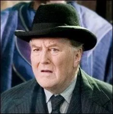 Quel est le deuxième prénom de Cornelius Fudge ?