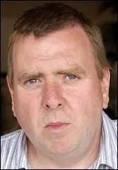 Qu'est-ce que Queudver a laissé derrière lui pour faire croire à sa mort ?