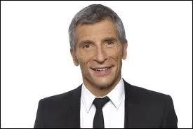 Comment s'appelle cet animateur de télévision ?