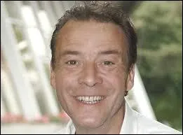 Comment s'appelle cet animateur de télévision ?