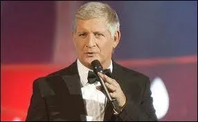 Comment se nomme cet animateur de télévision ?