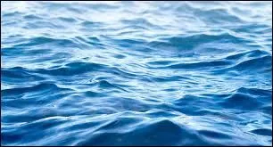 Lorsqu'elle est présente en grande quantité, l'eau prend une couleur rougeâtre.