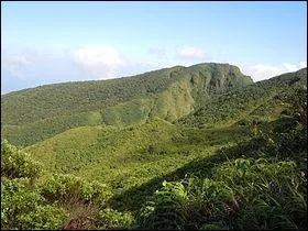 Dans quelle commune se trouve le sommet "Nez Cassé" ?