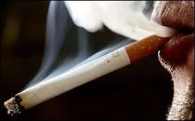 La cigarette peut déclencher des incendies.