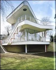 Qui a conçu la maison Schminke à Löbau (Allemagne) ?