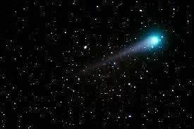 De quelle matière le noyau d'une comète est-elle constituée ?