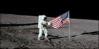 Au total, combien d'hommes ont marché sur la Lune ?