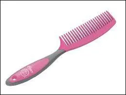 Quelle est la brosse qui sert &agrave; couper la crini&egrave;re ?