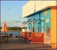 Quel est le nom de ce café ?