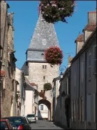 Nous partons maintenant en région Centre-Val-de-Loire, à la découverte de Dun-sur-Auron. Nous serons ainsi dans le département ...