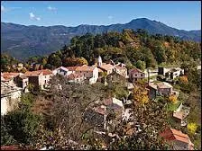 Prenons un peu de hauteur. Nous survolons le village de Santo-Pietro-di-Venacco. Nous sommes dans le ciel de la région ...