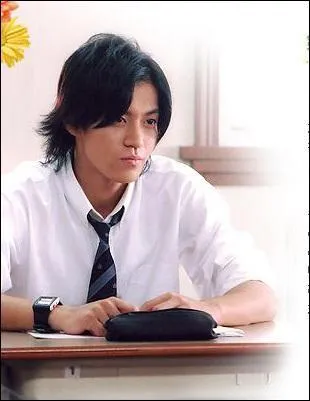 Quel sport Sano Izumi a-t-il arrêté dans "Hanazakari no Kimitachi e" ?