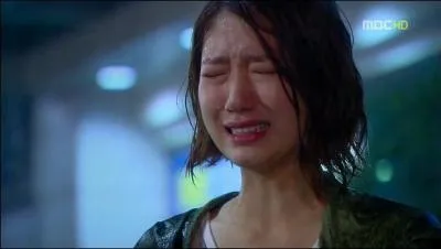 Dans Heartstrings, qui empêche Lee Gyu Won de se lancer dans la comédie musicale ?