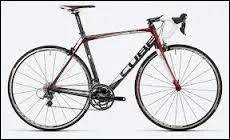 A la version 2.73, il y a trois moteurs disponibles, le Blender Game, le Blender Render et ...