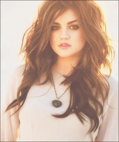 Comment s'appelle Emily en réalité ?