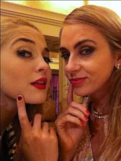 Violetta a perdu son journal intime lors de la saison 3. 
Qui lui a volé ?