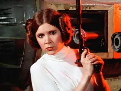 Quelle est cette héroïne interprétée par Carrie Fisher dans la saga "Star Wars" ?
