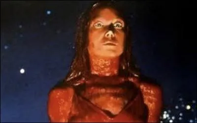 Dans quel film d'horreur peut-on voir cette jeune héroïne torturée se découvrant des pouvoirs de télékinésie ?