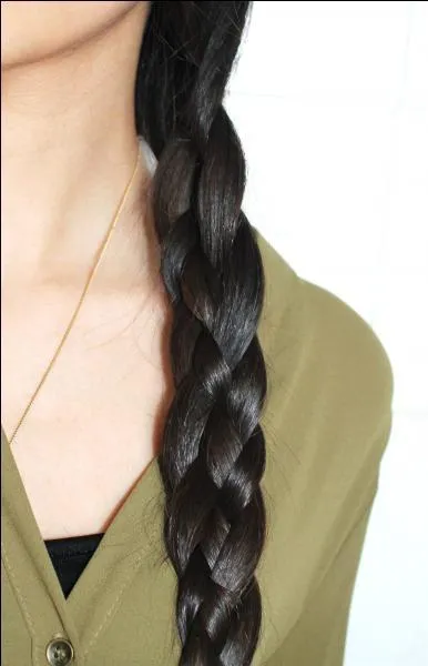 Le monde est réparti en "quartiers" et je viens du numéro douze. Je vais participer contre mon gré à une sorte de "chasse à l'homme", où pour gagner, je dois tuer les autres participants.... c'est vraiment horrible. Qui suis-je ?