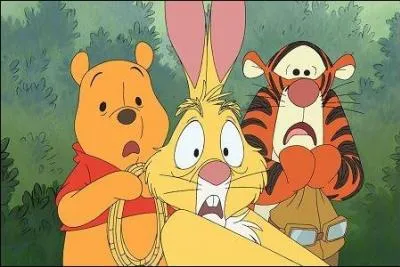 Avant j'étais beau, mais à cause d'horribles brûlures, je suis contraint de rester enfermé dans un masque, du côté obscur. Mes enfants, je ne les ai plus vus depuis tellement d'années et ma femme est morte. Quelle triste vie ! Qui suis-je ?