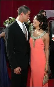 Qui découvre en premier la relation entre Gabrielle et John ?