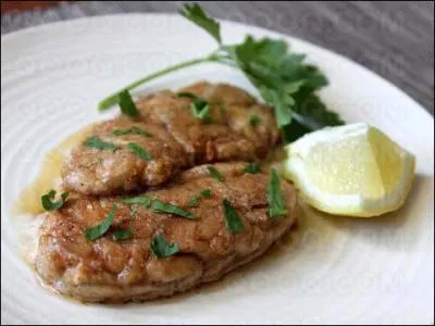 Cette cervelle d'agneau a été farinée, puis poêlée dans du beurre, servie avec un filet de citron, quel est le nom de sa préparation ?