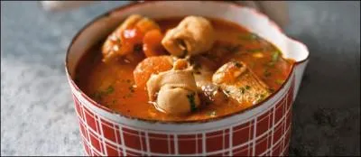 Quels morceaux d'agneau entrent dans la composition des pieds et paquets ?