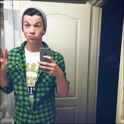 Quelle est la taille de Taylor Caniff ?