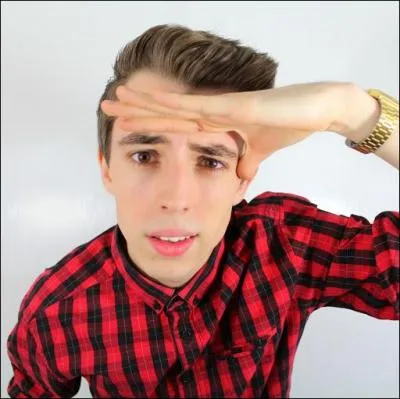 Comment s'appelle ce Youtubeur ?