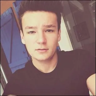 Comment s'appelle ce Youtubeur ?