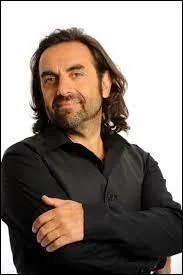 Comment s'appelle l'ancien mari de Valérie et père de Tiphaine ?