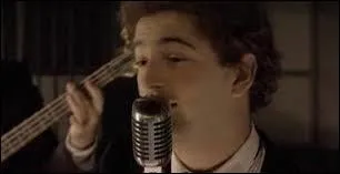 Quand il arrive au rendez-vous, la demoiselle est-elle là ?