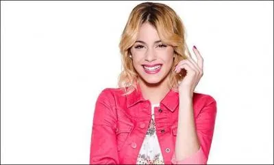 Martina Stoessel a commencé à jouer dans quel film en 2007 ?
