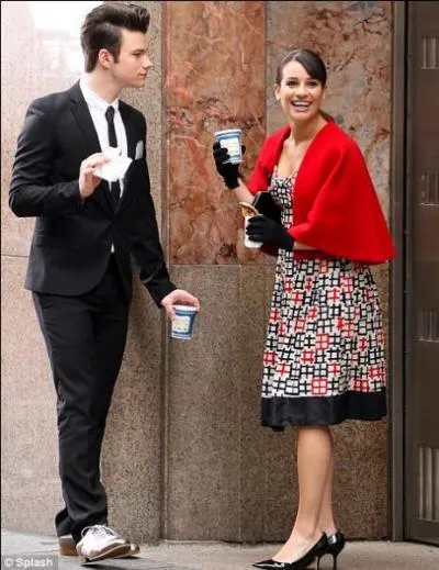 Comment s'appelle l'école ou Rachel et Kurt veulent absolument aller ?