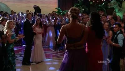 Quel est le thème du bal de promo choisi par le délégué ?

)
 ?