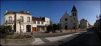 Nous traversons la ville Seine-et-Marnaise d'Ozoir-la-Ferri&egrave;re. Nous nous trouvons en r&eacute;gion ...