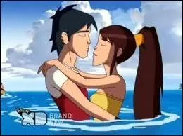 Avec qui sort-elle pendant la saison 3 ?