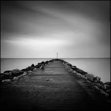 Le personnage répète à deux reprises une phrase qui nous éclaire sur son caractère. Laquelle ?