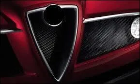 Il s'agit de la calandre de quelle marque de voitures italiennes ?